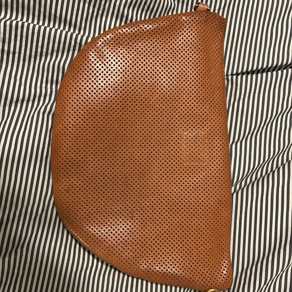 Clare V Grande Fanny in Cuoio Perf - Picture 2 of 7